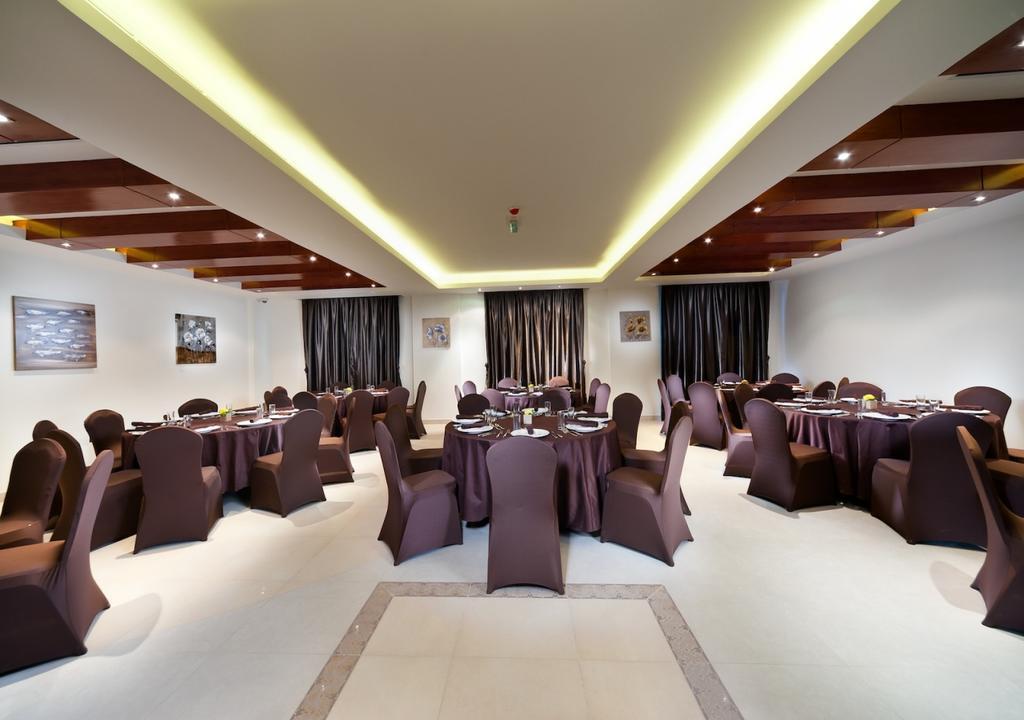 Al Hail Waves Hotel Managed By Centara Maskat Dış mekan fotoğraf